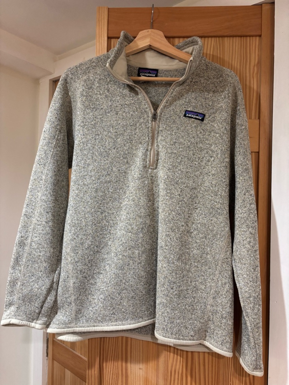 Patagonia women’s Half-Zip Fleece Pullover - Light Gray